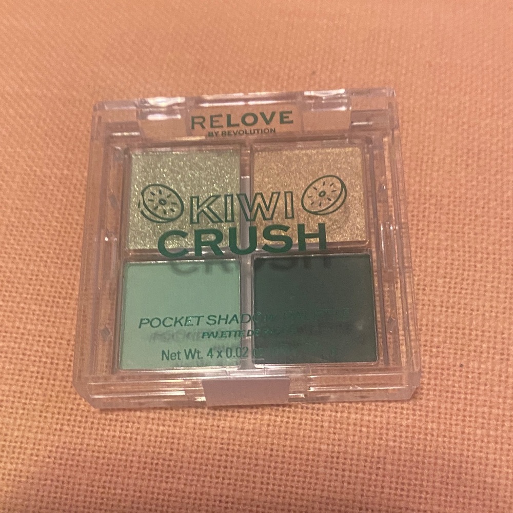 Assorted Beauty and Accessory Set - Picture 11 of 13